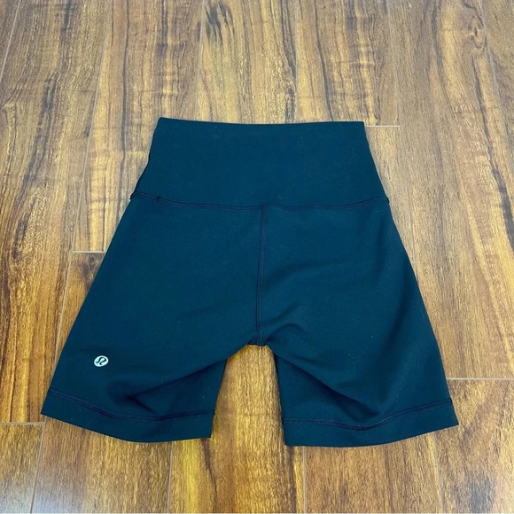 Lululemon Wunder Train Contour Fit High-Rise Bike Short 8" - Picture 3 of 5